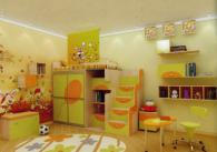 Детска стая в оранжево и зелено с принт стъкло
